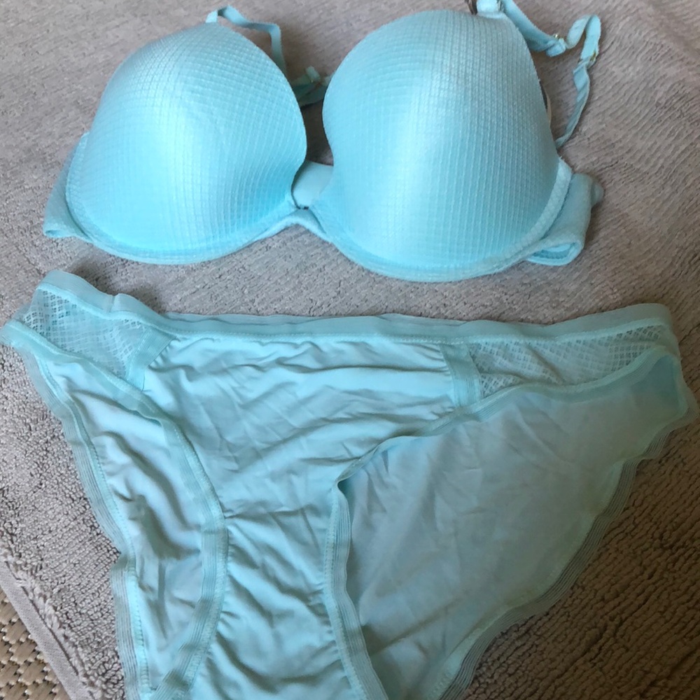 Bra & panty set womens new size 34D aqua 81% nylon 19% spandex Secret Treasures
